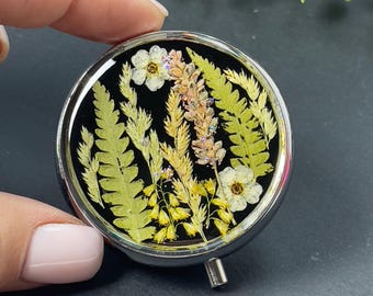 Pillerask i harts med riktiga torkade blommor: Handgjord 3-facksorganisatör