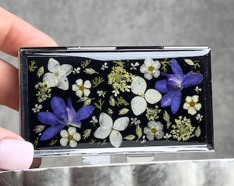 Pastillero floral de 7 días hecho a mano, estuche de vitaminas de resina de flores secas