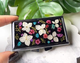 Handgemachte Pillendose aus Harz - echte getrocknete Blumen, einzigartiges Blumengeschenk