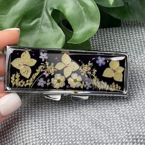 Pill Box Organizer  6 Slot Travel Pill Case  Resin Pillbox with Dried Flowers  Cute Pocket Pill Holder  Small Pill Container Gift