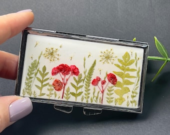 Handmade Epoxy Resin Pill Organizer – Weekly Medicine Case with Dried Flowers