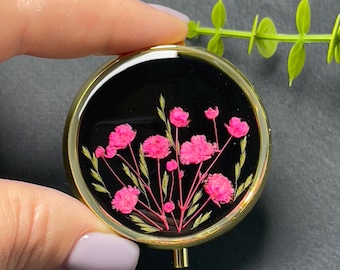 Handgefertigte Pillendose aus Harz mit echten getrockneten Blumen - Botanisches Reiseetui