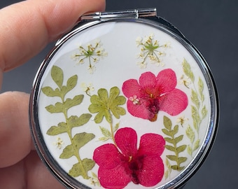 Pill Box Organizer with Dried Flowers, Large Round Resin Pill Case