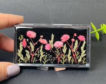 Pastillero de resina floral: Organizador de pastillas de 7 días hecho a mano, con flores secas reales.