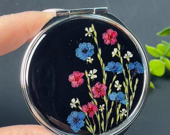 Handmade Round Resin Pill Box | Real Dried Flowers