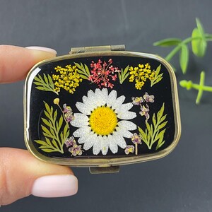 Handmade Epoxy Resin Pill Box: Dried Flower Travel Pill Case