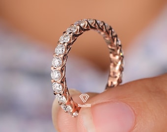 Anello nuziale Eternity con diamanti coltivati in laboratorio in stile Trellis, abbinato e impilabile, per lei