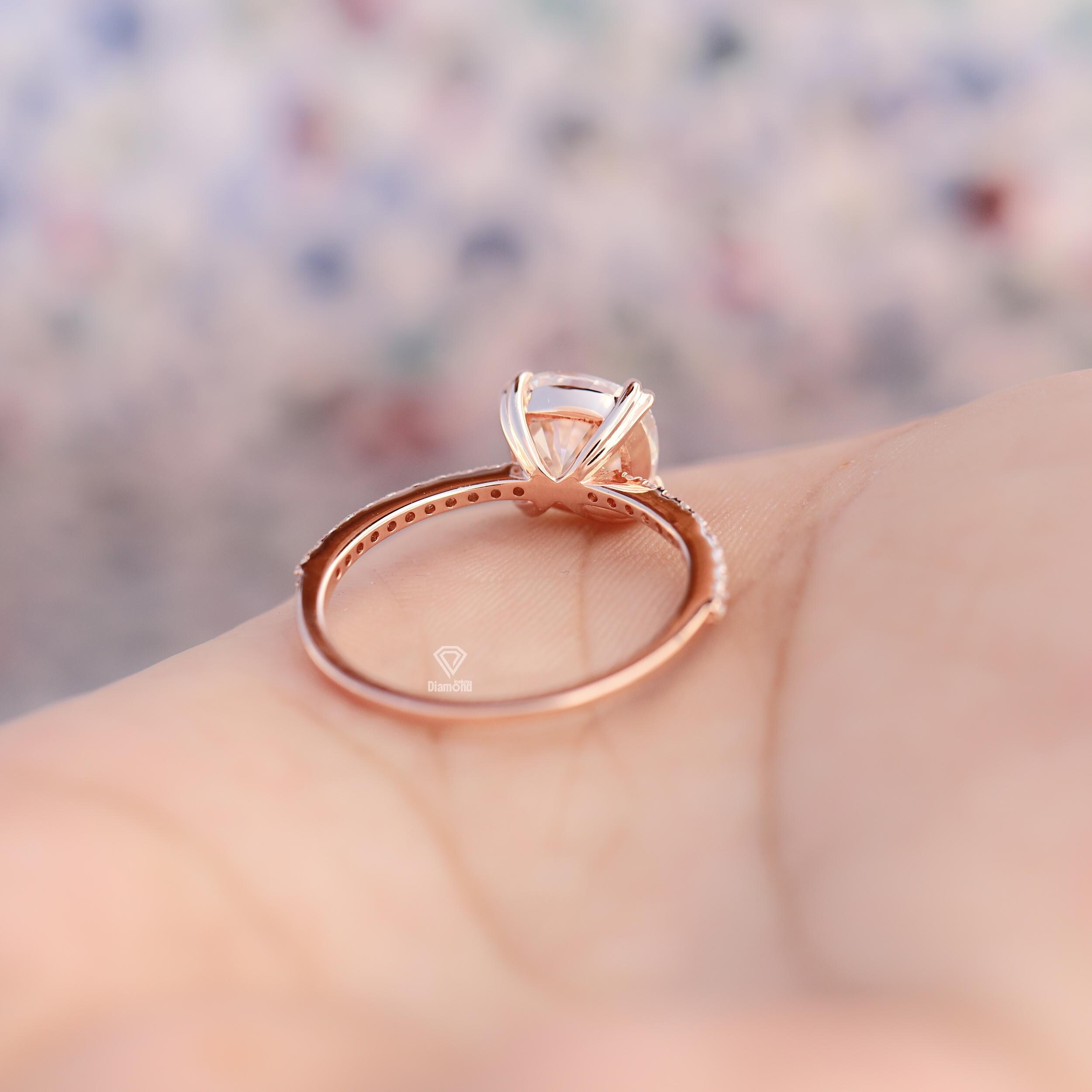 2.00ct E-VS1 ロングクッションカット3石ラボグロウンダイヤモンド指輪 
