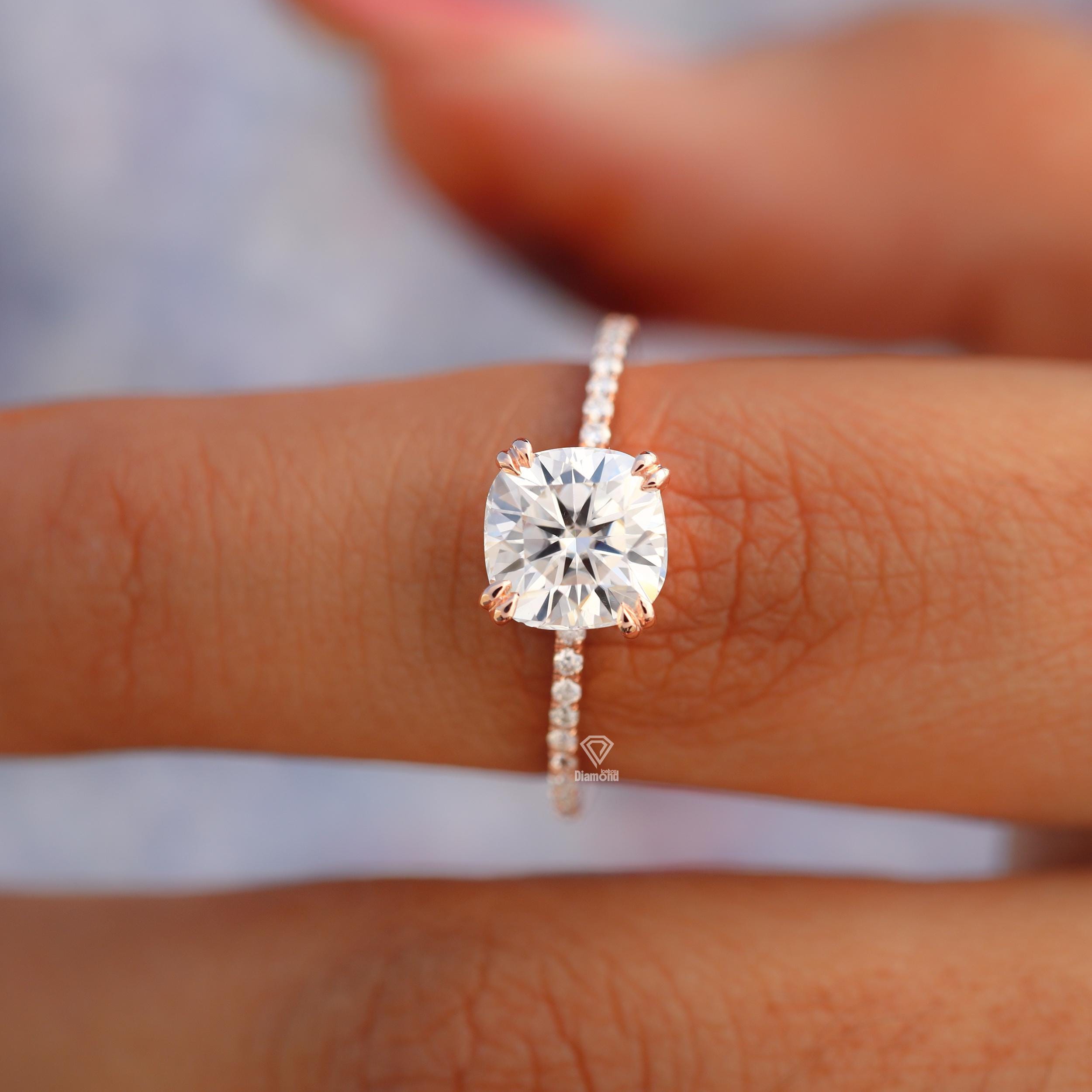 2.00ct E-VS1 ロングクッションカット3石ラボグロウンダイヤモンド指輪 