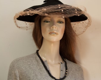 New York Creation 50s Fur felt Tilt Wide Brim Black with Beige Netting Veil