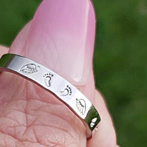 Infant Loss Memorial Ring - Personalized Baby Feet and Angel Wings Band image 2