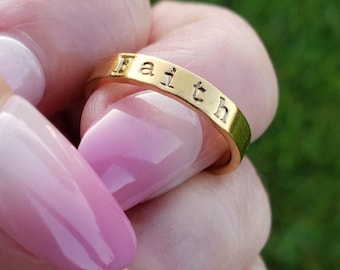Bibel-Vers-Stapelring - Personalisierter 3 mm wasserdichter Glaubensschmuck
