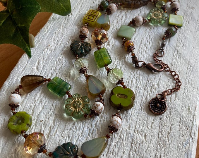 Cecily Green Flower Glass Beaded Necklace
