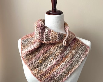 Crocheted Neck Warmer, Handspun Wool Wrap Collar with Button