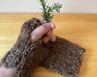 Chunky Knit Fingerless Gloves, Natural Brown Sheep’s Wool Mitts, Hand Knit Wrist Warmers