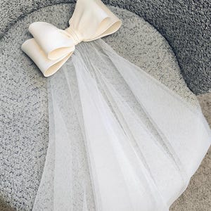 Velo con lazo de satén y horquilla, velo de novia, velo de satén color marfil con lazo, accesorios de boda, peinado de novia, velo elegante, velo con horquilla