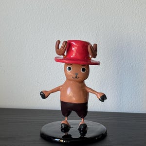Handmade Tony Tony Chopper Figurine – One Piece Clay Figure – Anime Shelf Decor – Unique Gift for Anime Fans