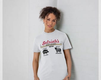 Camiseta gráfica blanca oficial de Satriales de Los Soprano