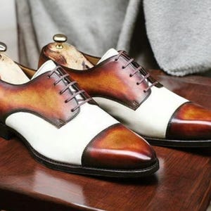 Two-Tone Leather Derby Shoes: Elegant Italian Leather Cap Toe