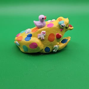 Kidcore Frog Silly Frog Goofy Frog Clown Frog Figurine Frog Colourful Frog Sculpture Clay Frog Knick Knack Frog Trinket