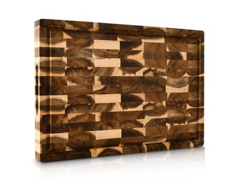 Tabla de cortar KAAMUT® de madera maciza de acacia con veta final – 40×27,5×3,5 cm – Extra gruesa y resistente – Ranura para la savia, asas y patas antideslizantes – Caja de regalo