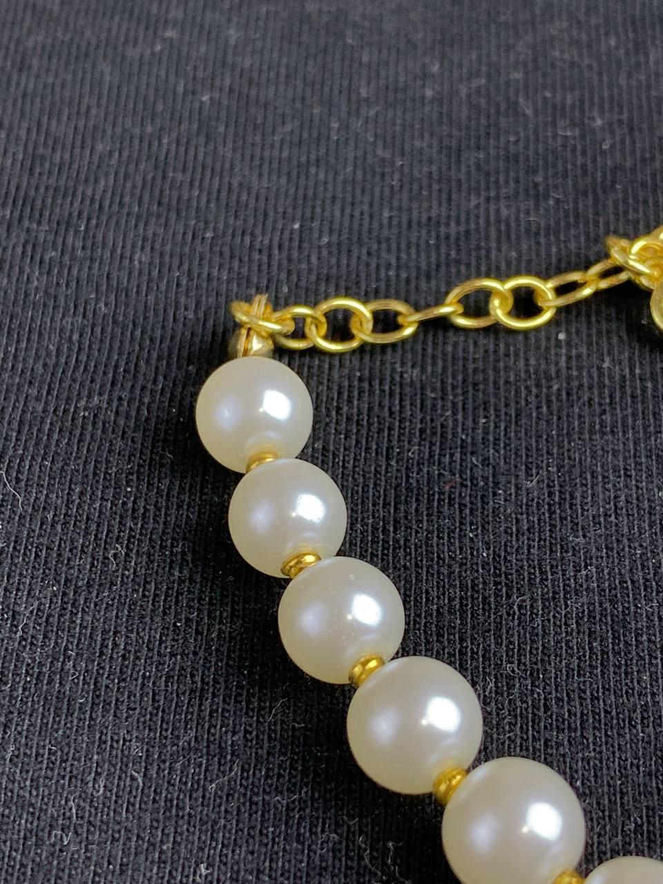 ブレスレット VALENTINO Gold V-Logo Pearl Bracelet J0G16 QVS R91 Valentino gold V Logo Rhinestone Pearl Beaded Bracelet - Etsy