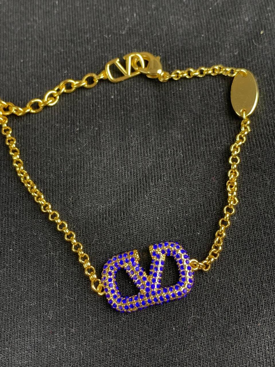 V Logo Valentino - Etsy