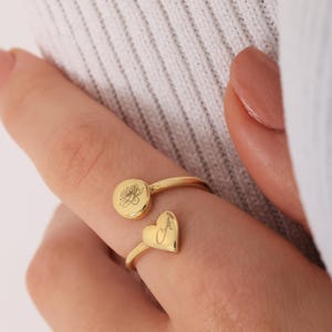 Personalized Gold Heart and Circle Ring, Tiny Initial Ring Sterling Silver, Engraved Letter Birth Flower Ring, Customized Heart Signed Ring