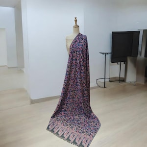 Kashmiri Kani Pashmina  Shawl - Vibrant, Elegant