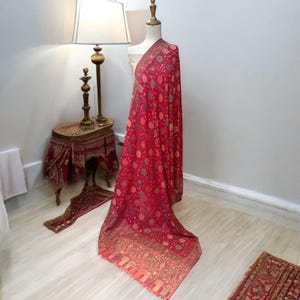 Kashmiri Kani Pashmina  Shawl - Vibrant, Elegant