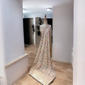 Kashmiri Kani Pashmina  Shawl - Vibrant, Elegant