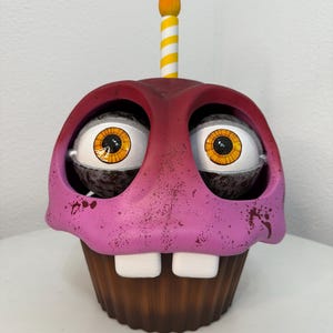Carl Mr. Cupcake, FNAF real life size- tamaño real