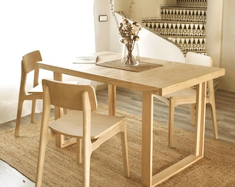 Tavolo da pranzo Lamas, tavolo in legno massello, tavolo dal design scandinavo, fatto a mano
