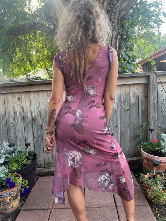 Vintage DRESS, 90s dress,  peony  dress, retro dress, purple dress, rayon dress, floral dress, urban dress,  fitted dress, Zasra View 6