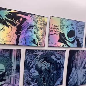 Puede incluir: Una colecci&oacute;n de ocho impresiones de anime hologr&aacute;ficas con personajes de la popular serie de manga My Hero Academia. Las impresiones presentan colores vibrantes y poses din&aacute;micas, incluyendo un personaje con cabello verde y un personaje con cabello rubio. El texto "I will always be Lemillion!" es visible en una de las impresiones.