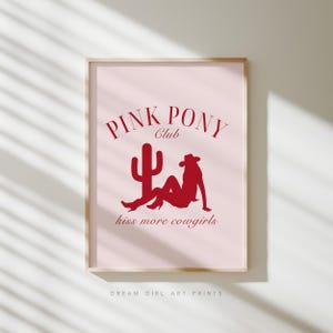Roze poster ponyclub | Kiss More Cowgirls-poster Sapphic Art Retro Cowgirl Art Print WLW-poster Cactusposter | Digitale download