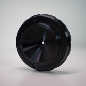 Jednorazowy obiektyw Sony E Mount: wygląd vintage'owego filmu zdjęcie 2