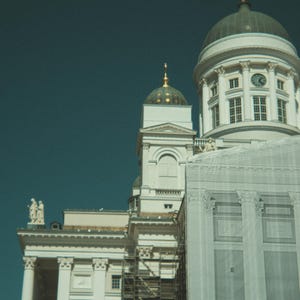 Jednorazowy obiektyw Sony E Mount: wygląd vintage'owego filmu zdjęcie 6