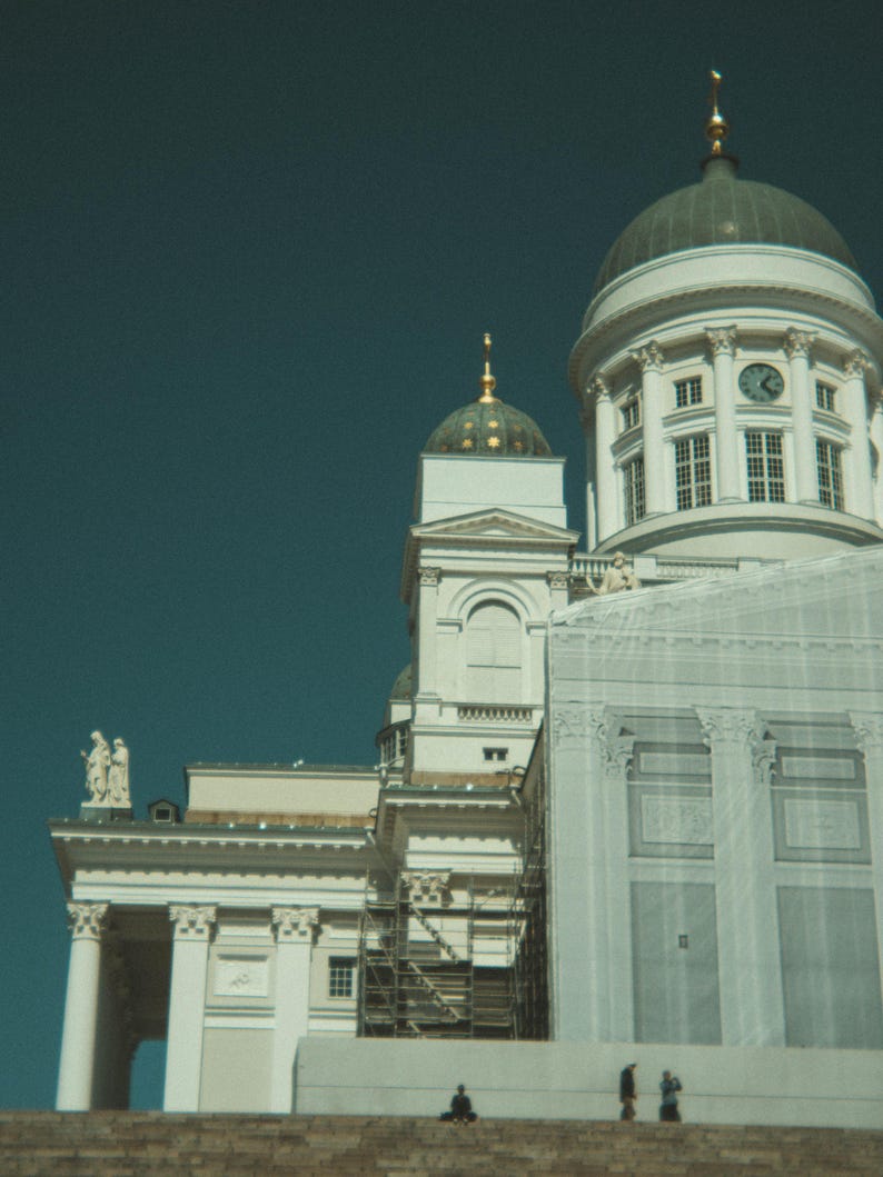 Jednorazowy obiektyw Sony E Mount: wygląd vintage'owego filmu zdjęcie 6