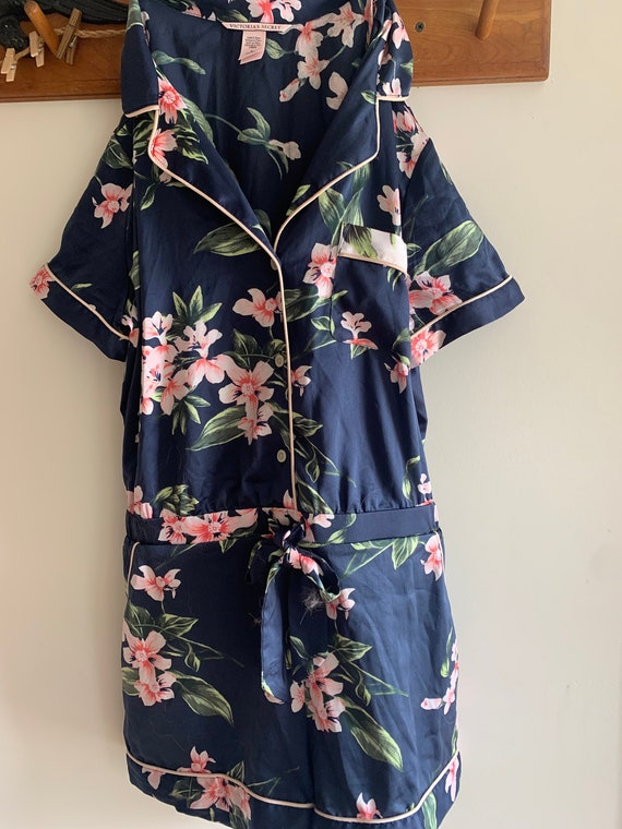 Super cute navy floral vintage romper teddy Victor