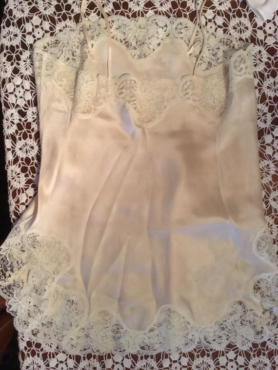 Luxurious 100% light ivory cream silk chemise lace