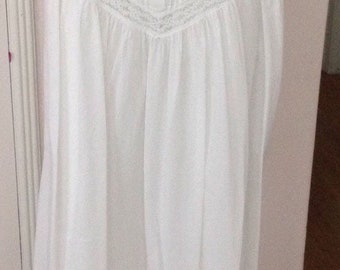 Vintage Laura Ashley cotton lace white robe nightgown nightie set