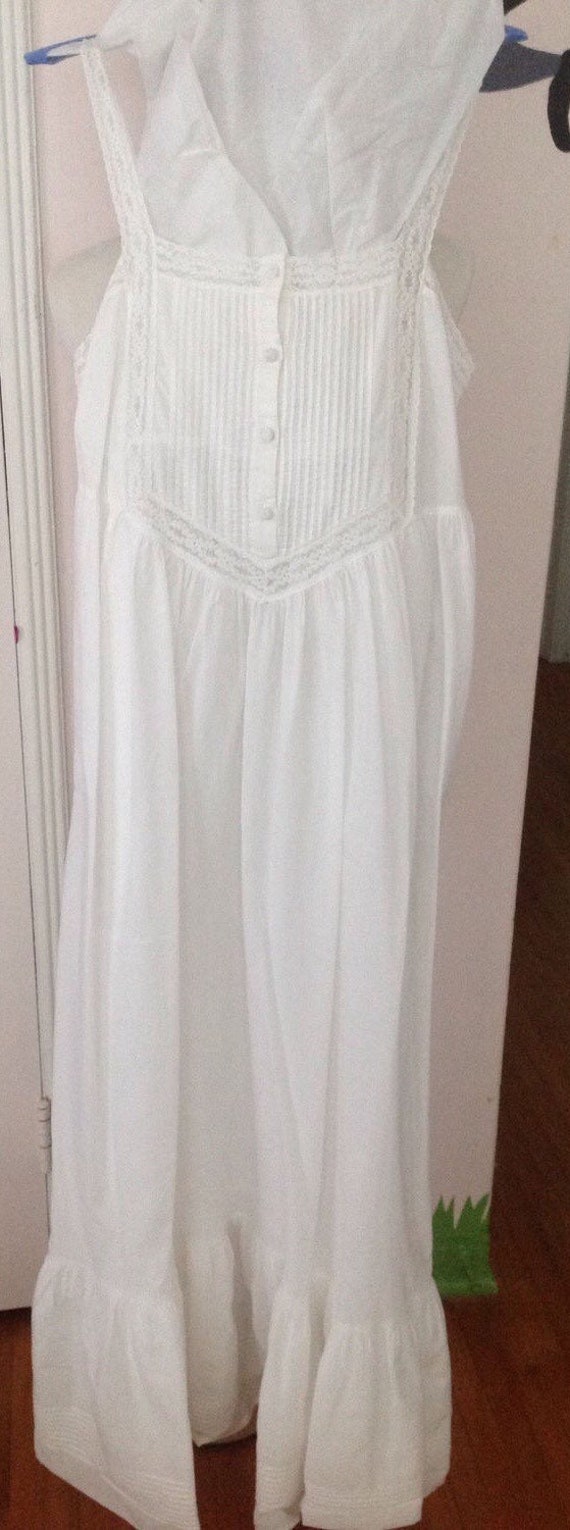 Vintage Laura Ashley cotton lace white robe nightg