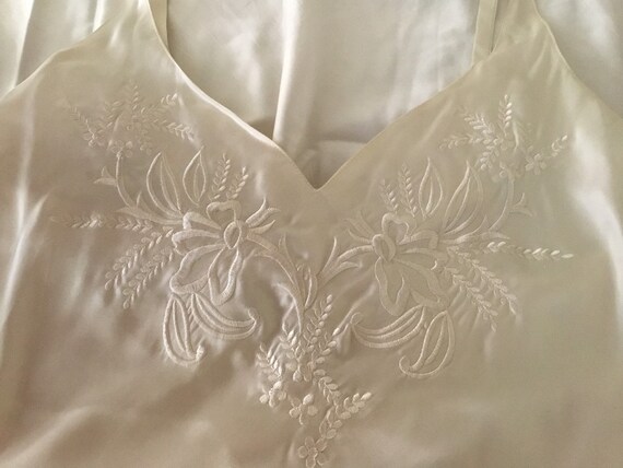 Gold label Victoria’s Secret silk chemise ivory cr