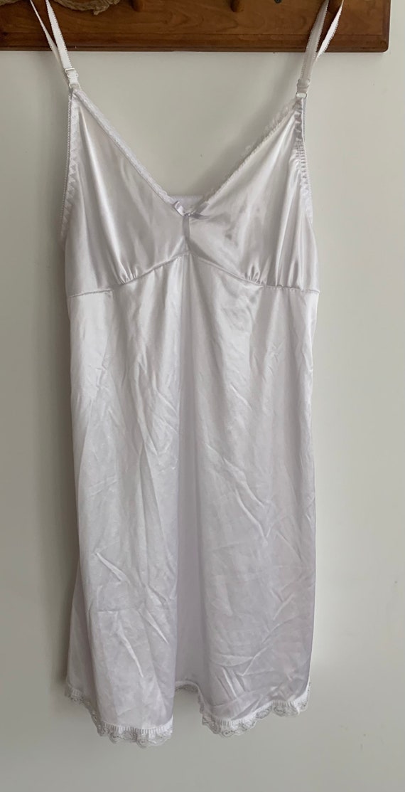 Simple vintage white nylon slip xsmall nightgown c