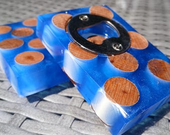 Handmade bottle opener made from recycled wood and epoxy resin – where sustainability meets modern design