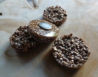 Kitchen gift. Gift idea for men or women. Gold decorative fridge magnet, magnet pin for the fridge. Neodymium magnet and gold stones.