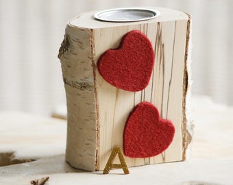 A gift idea for your beloved mom for her birthday or Mother's Day. Birchwood tealight holder with red felt hearts, made in Germany.