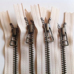 Metal Teeth Zippers, Off White Ivory Brass with Donut Pull, 5 Pcs Color 502- and 4,5,6,7,8,9,10,12,14,16, 18, 20,22 or 30 Inch Available