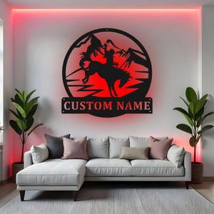 Custom cowgirl-bord led metalen muurkunst, gepersonaliseerd rodeo decor, cadeau western slaapkamer cowgirl, paardrijden metalen muurkunst